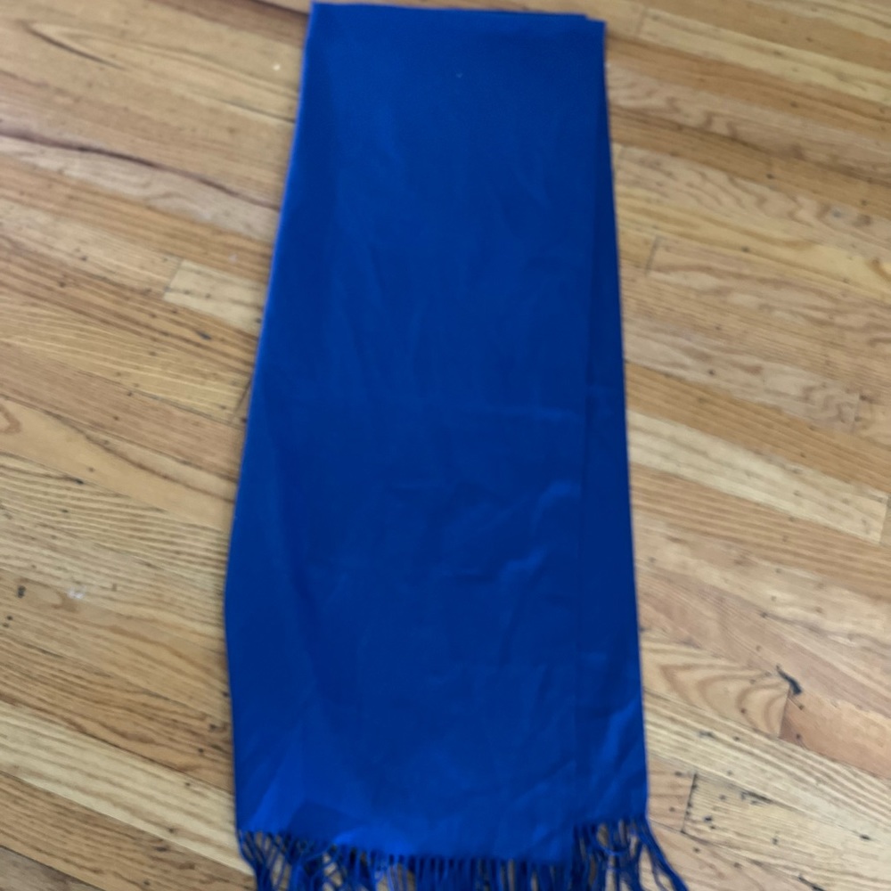 Beautiful Blue Pashmina Scarf/Wrap - Picture 2 of 4
